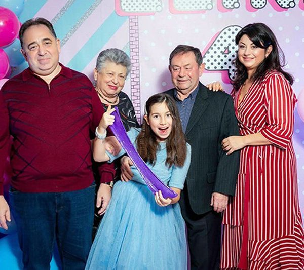 Наследница, хранительница, продолжательница